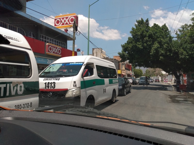 Pese a coronavirus la gente sigue de compras en mercados