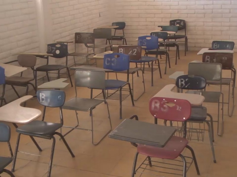 Pese a esfuerzos contra covid, escuelas regresan a clases virtuales