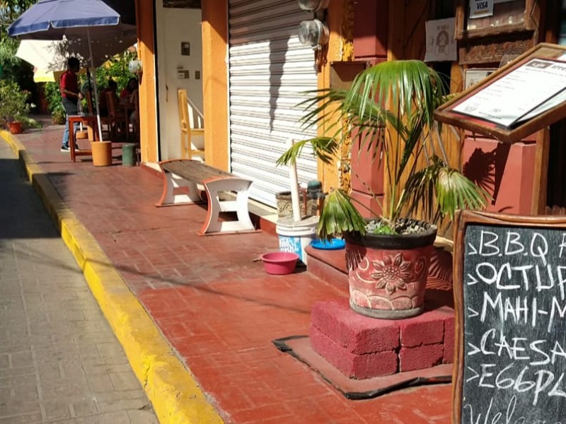 Pese a menor turismo, negocios siguen operando en La Madera