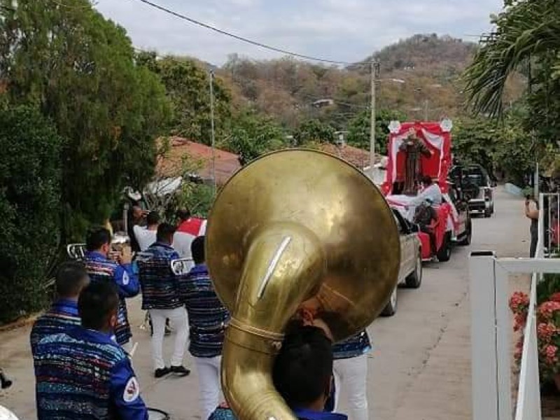 Pese a restricciones, en La Unión celebran a santo patrono