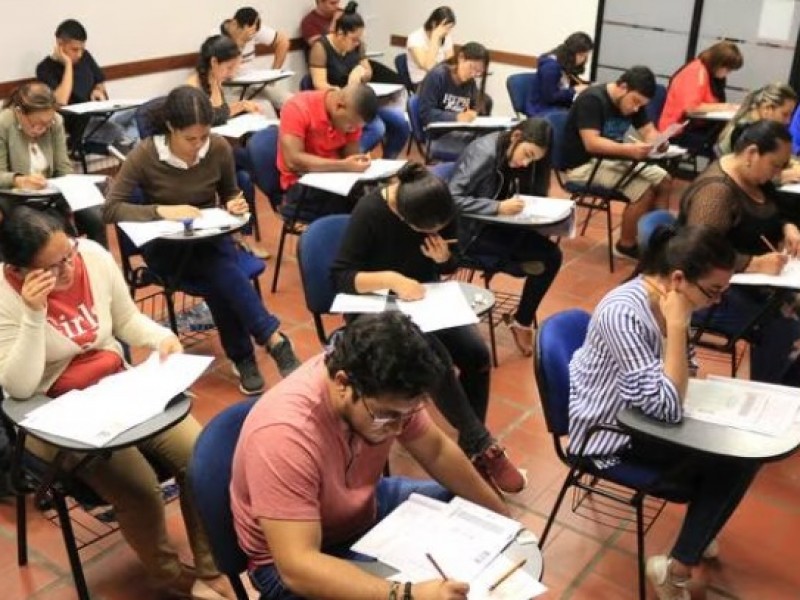 Pidan becas, la solicitud del gobierno del estado a universitarios