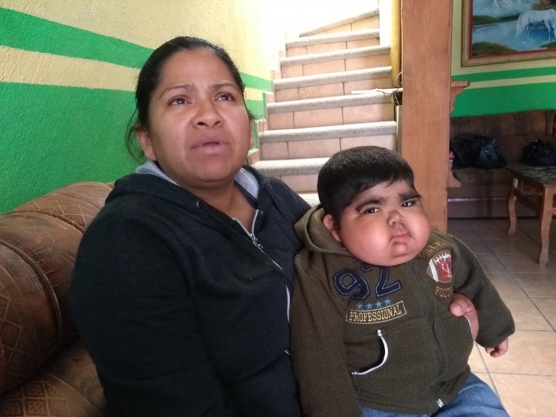 Pide apoyo para transplante de su pequeño hijo