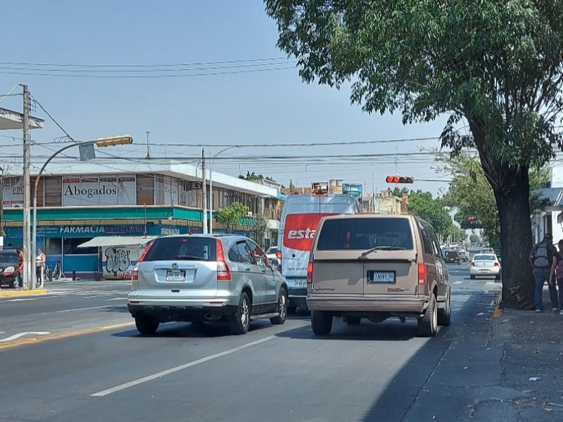 Pide CANACO eficientar verificación vehicular temporal para turistas