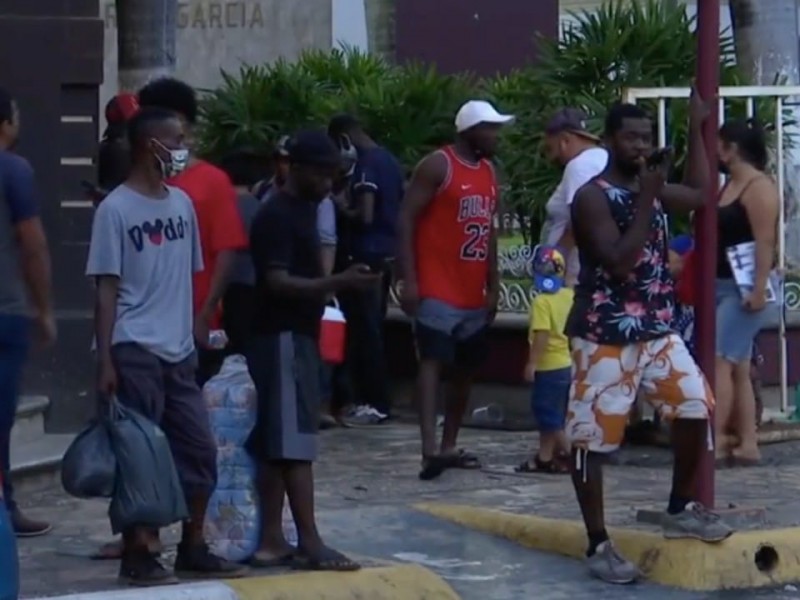 Pide comerciantes vacunación Anti-Covid-19 a migrantes ante aglomeraciones