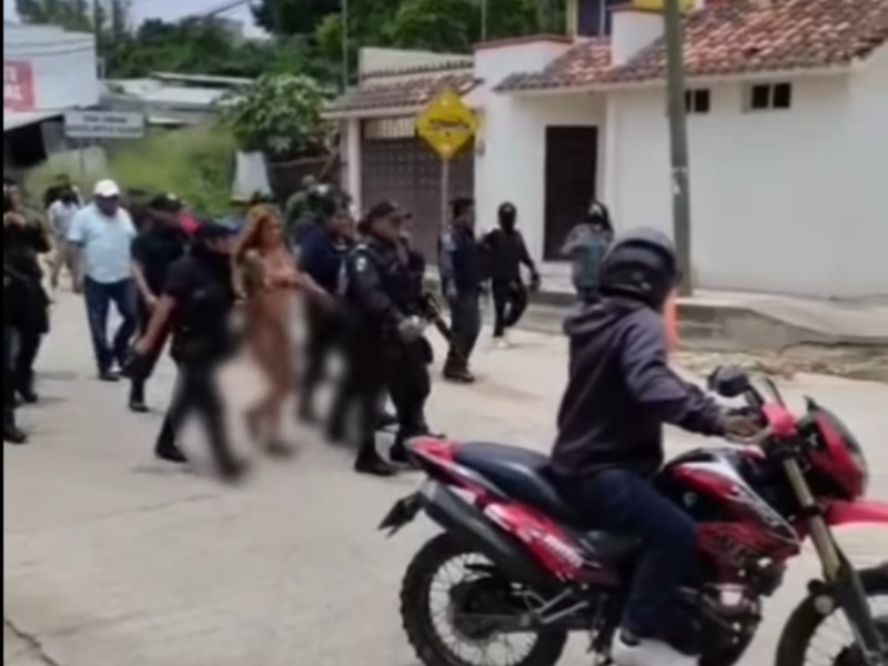 Pide DDHPO investigar actuación policial por tratos degradantes hacia una mujer