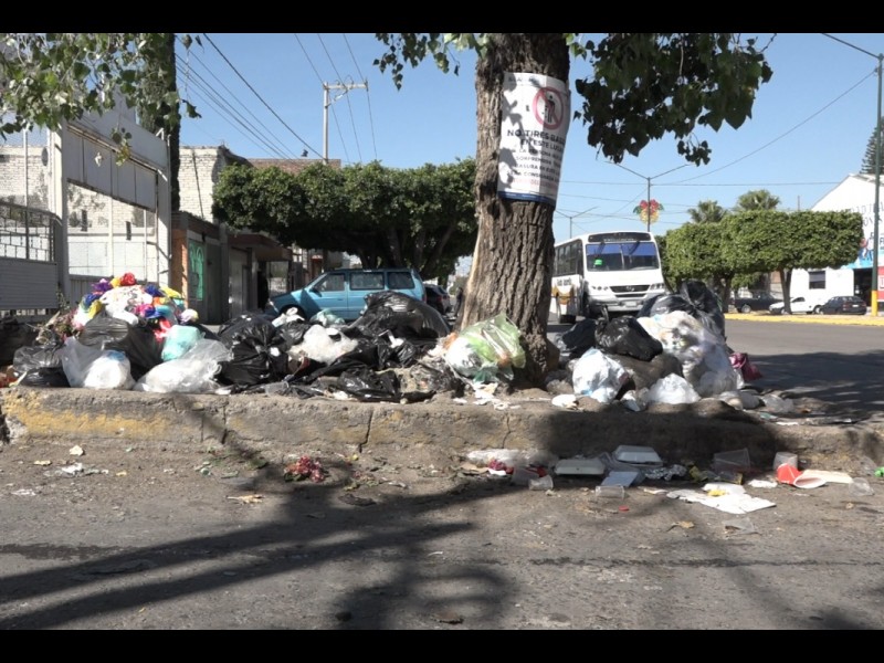 📹Pide empresario paciencia para recolección de basura, existe rezago