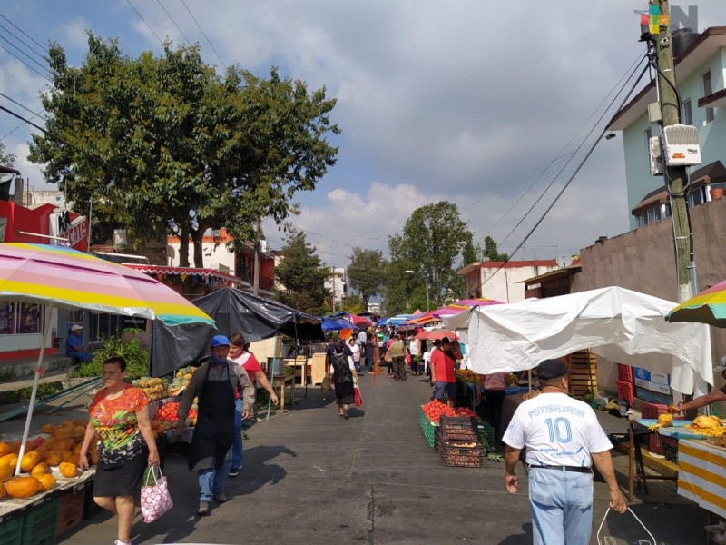 Pide empresario supervisar comercios informales en Xalapa