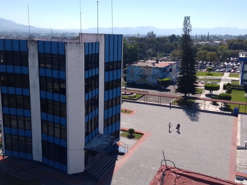 Pide rector a funcionarios universitarios dejar de cobrar ambas nóminas