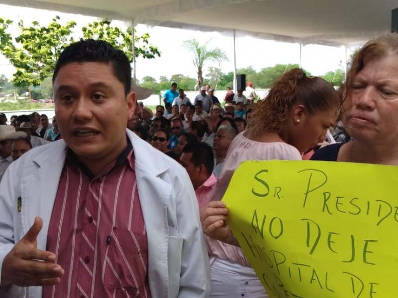 Piden a AMLO equipar hospital básico de Petatlán