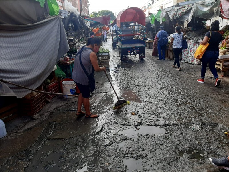 Piden a autoridades sancionar acción de verter aguas residuales