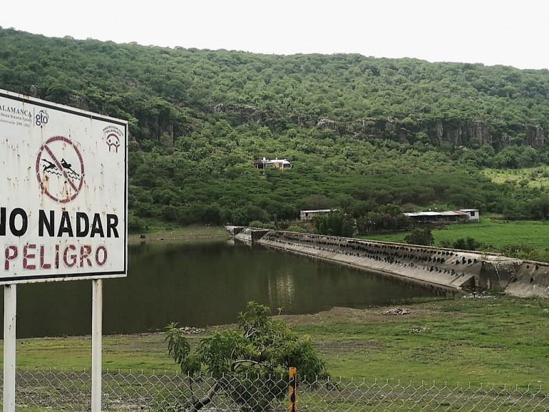 Piden a ciudadanos no nadar en presas