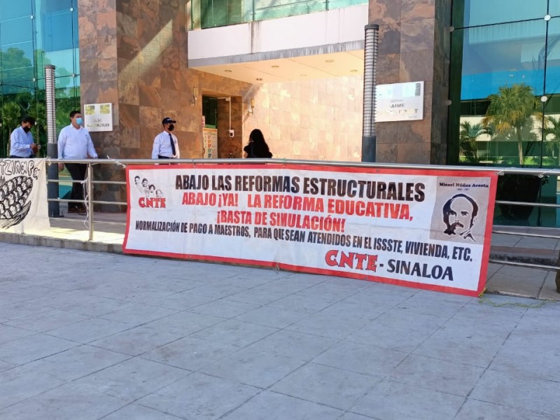 Piden a Graciela Domínguez gestione abrogación de la reforma Educativa