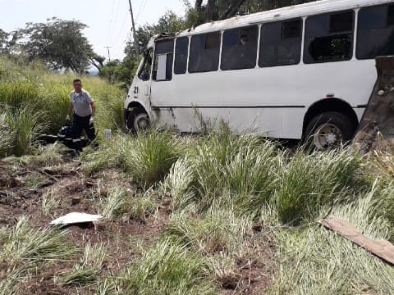 Piden a lesionados de camión de pasajeros denunciar