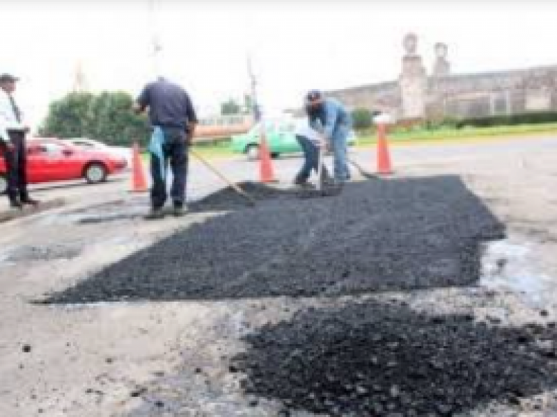 Piden a Obras Públicas pintura para los topes