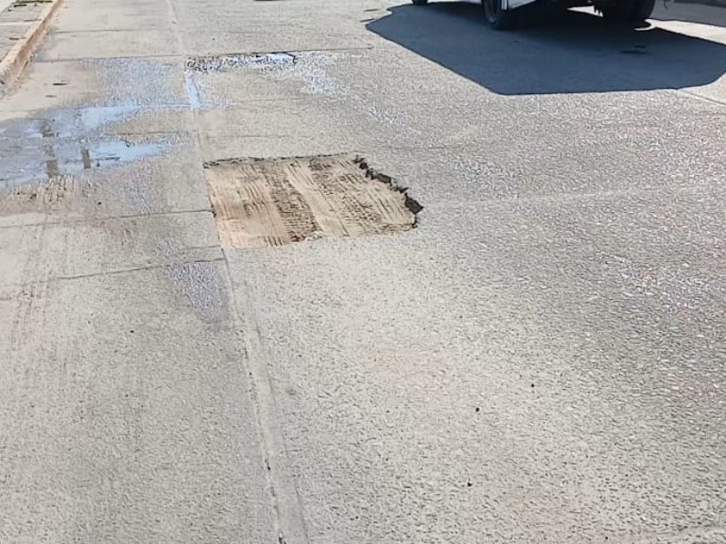 Piden a Obras Públicas se ejecuten obras de bacheo