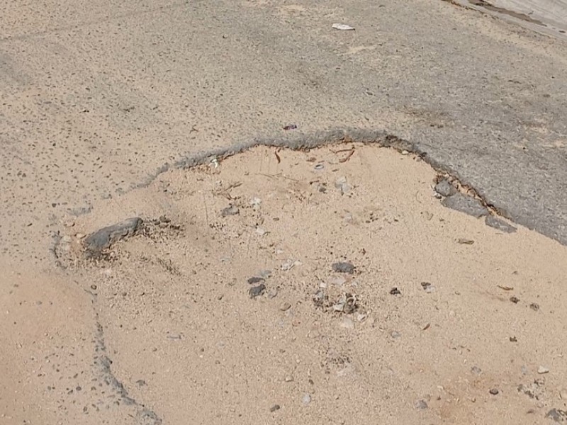 Piden a obras publicas se realicen obras de bacheo