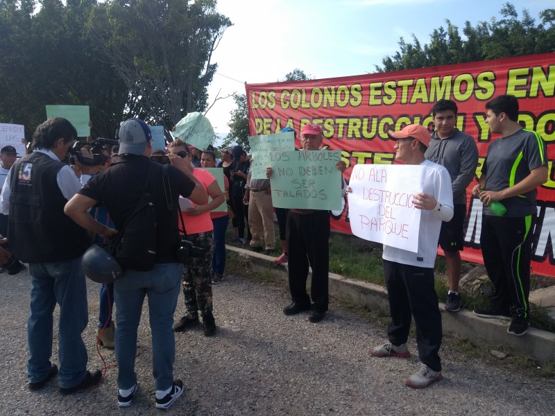 Piden a regidores no otorgar permiso para estacionamiento