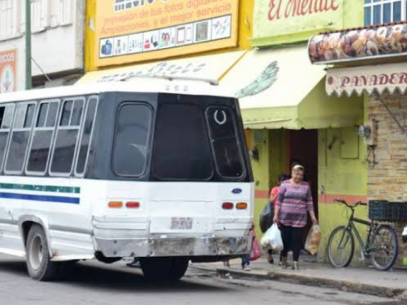 Piden a transportistas continuar sanitizando jnidades