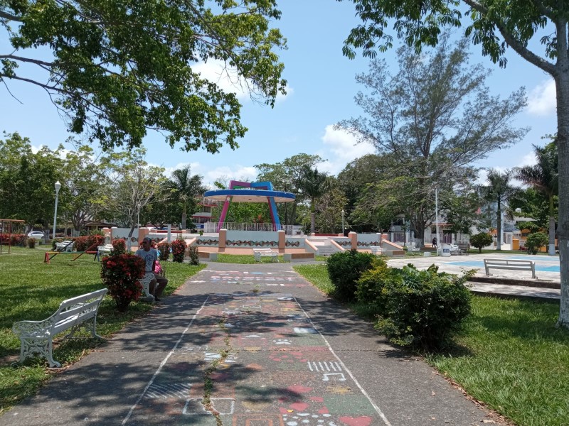 Piden alumbrado para parque “Primavera” de Santiago de la Peña