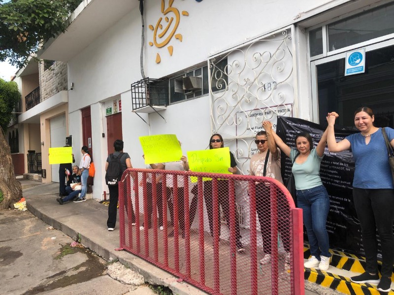 Piden ante FGE medidas de protección contra manifestantes de guardería Canirac