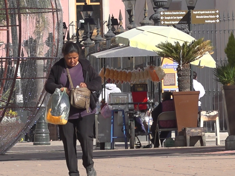 Piden apoyo a mujeres que tienen que salir a trabajar