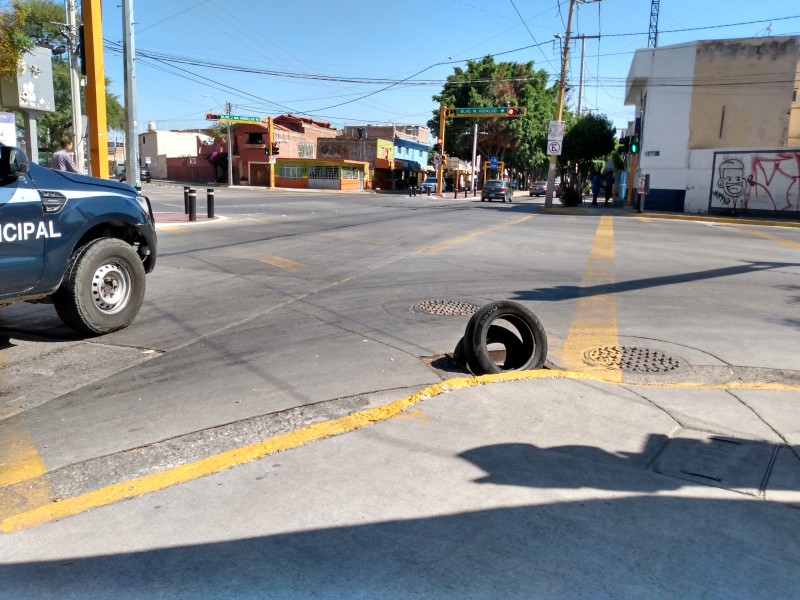 Piden apoyo para reparar registro en Ciudad Aurora