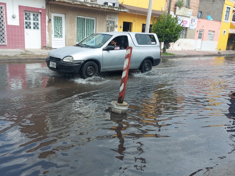 Piden atención a inundación en calle de San Andrés
