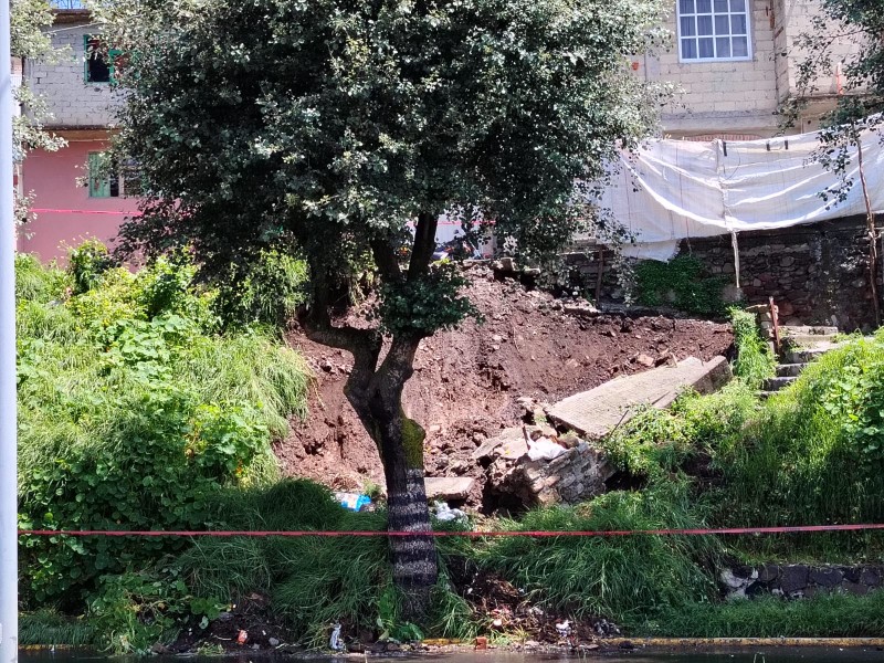 Piden atención por deslave en Barrio San Luis Obispo, Toluca