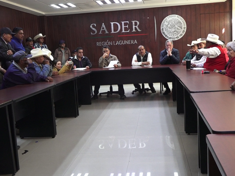 Piden campesinos diálogo y capacidad de resolución a funcionarios