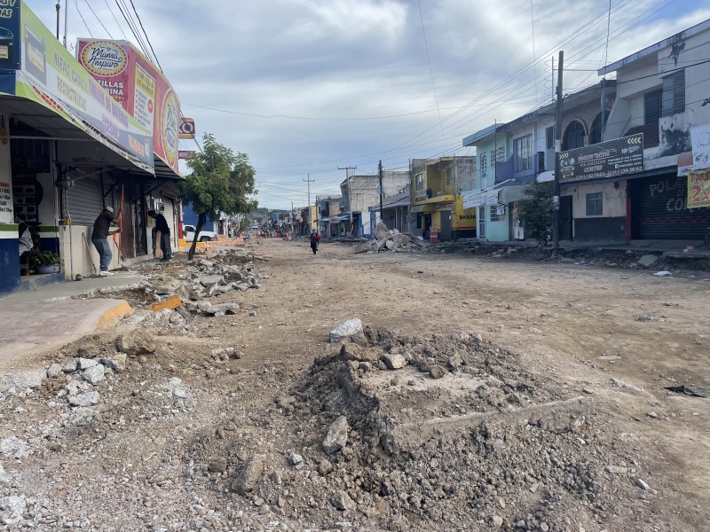 Piden ciudadanos regularizarse en SIAPA para evitar destruir calles renovadas