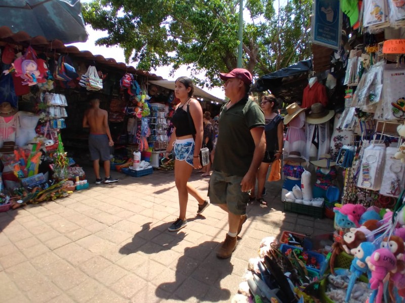 Piden colocación de filtros y sanitización en playa Linda, Ixtapa