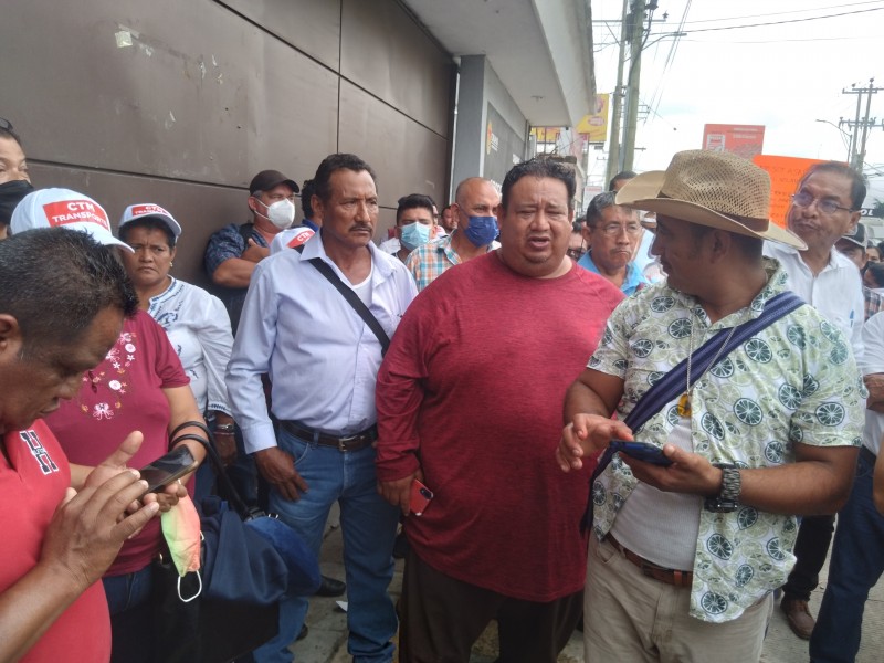 Piden concesiones trabajadores del volante de Chiapas