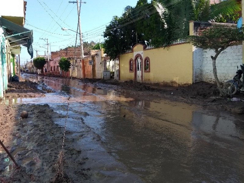 Piden condonar deudas de damnificados a CFE