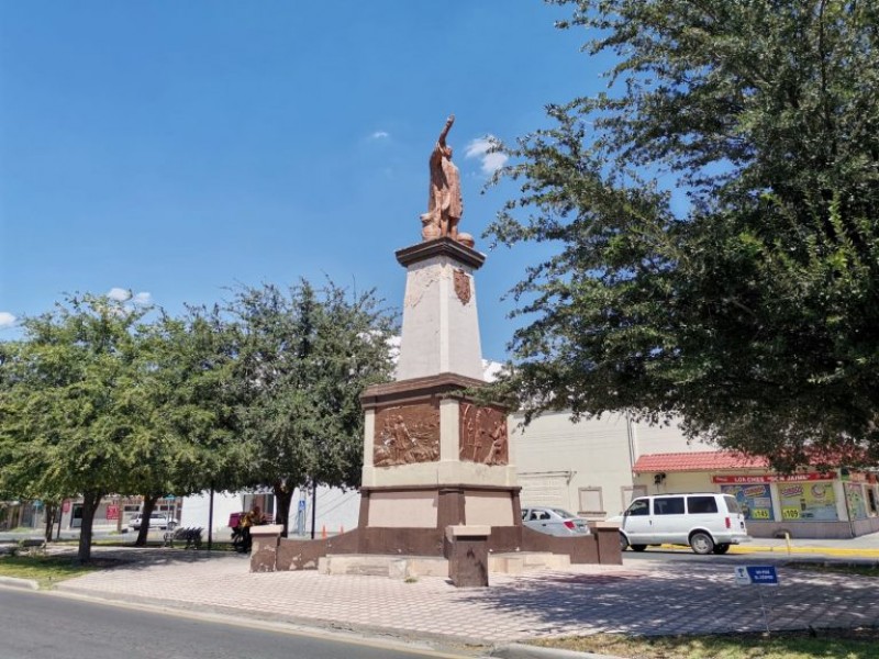 Piden demolición del monumento a Colón en Torreón