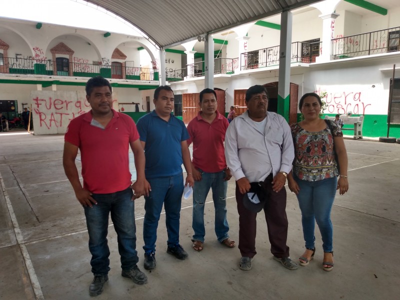 Piden desaparición de poderes en Santa María Xadani