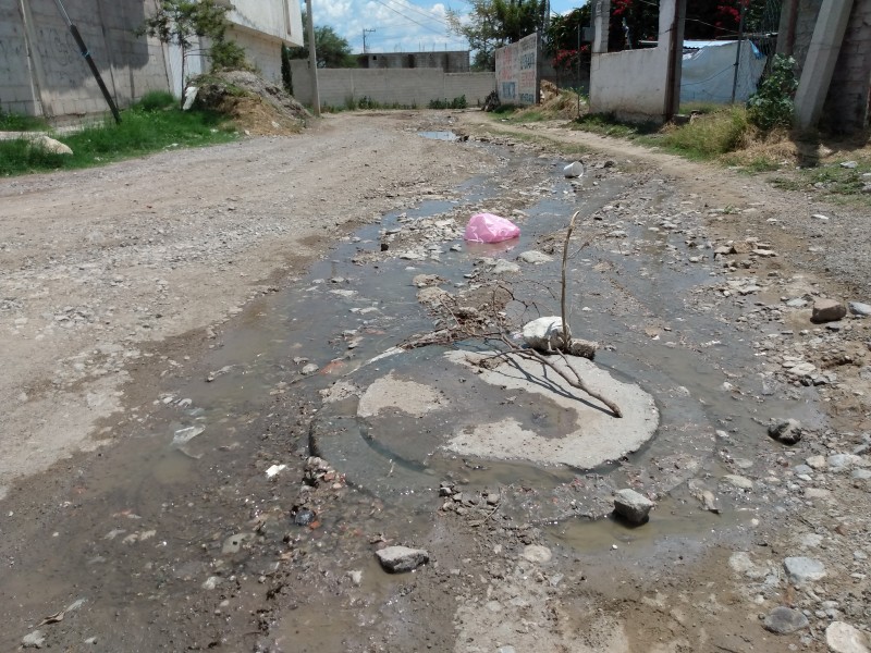 Piden desazolvar drenaje en colonia Tepeyac