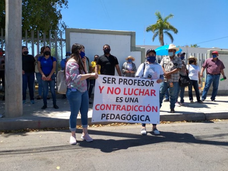 Piden docentes prorrogar exámenes de asignación de plazas