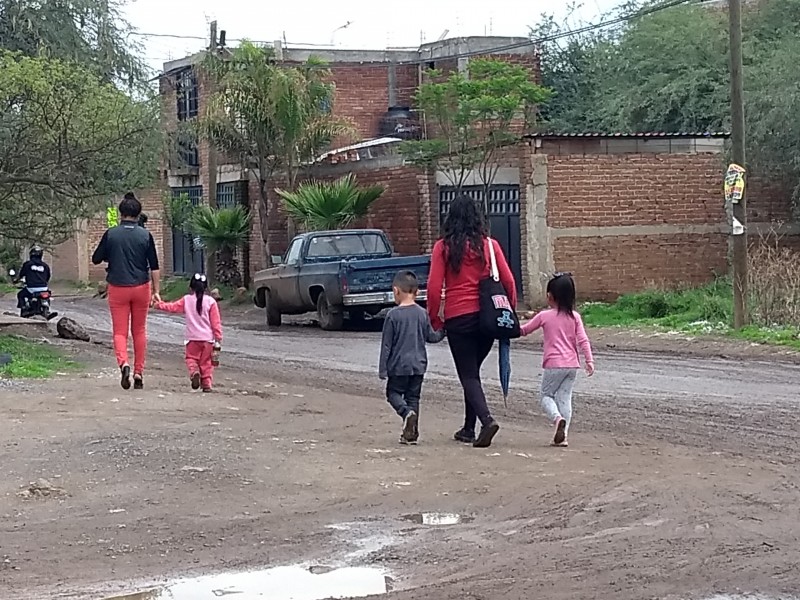 Piden en colonia Cristo Rey pavimentación