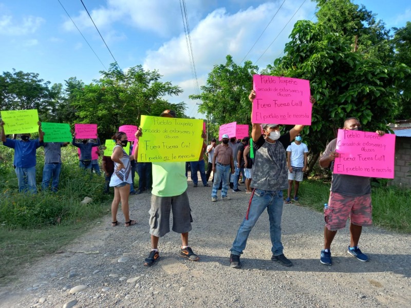 Piden fuera a la Fuerza Civil de Tuxpan