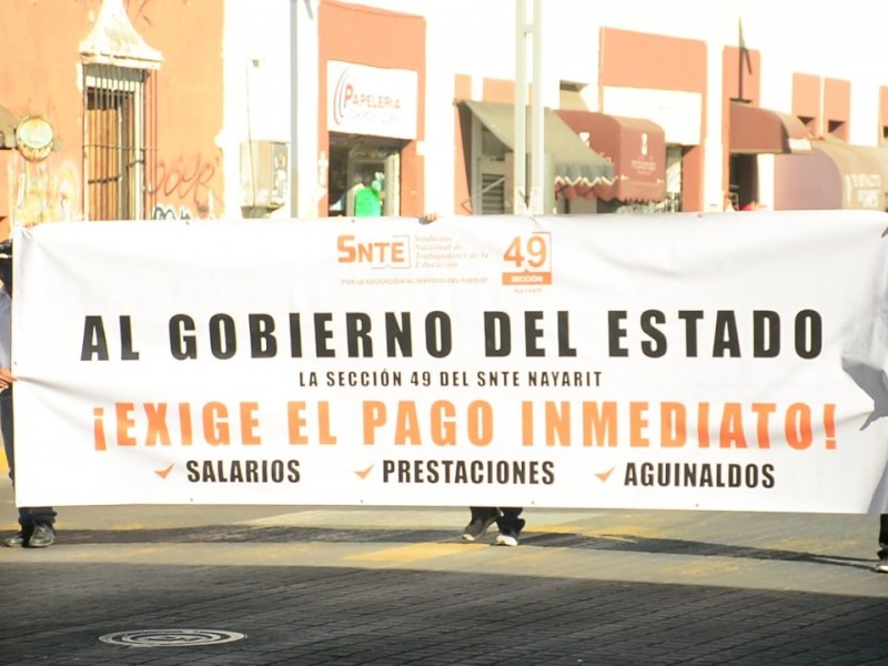 Piden maestros dignificación de la labor docente