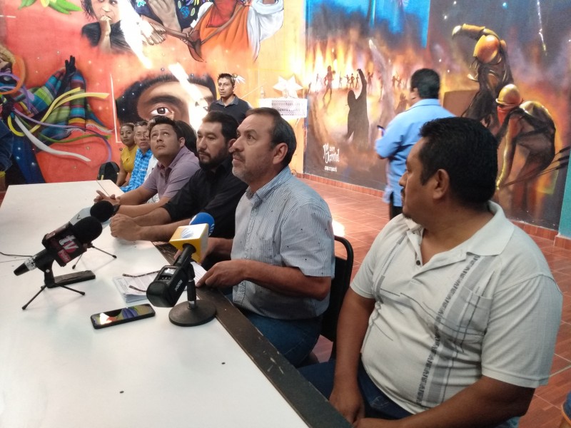 Piden maestros pagos pendientes son tres mil millones