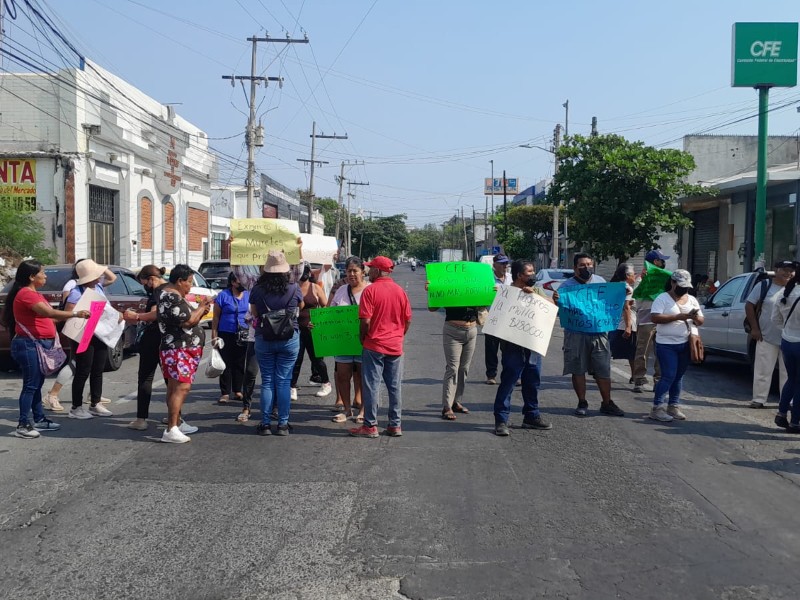 Piden medidores individuales en El Fénix; CFE mantiene detenida obra