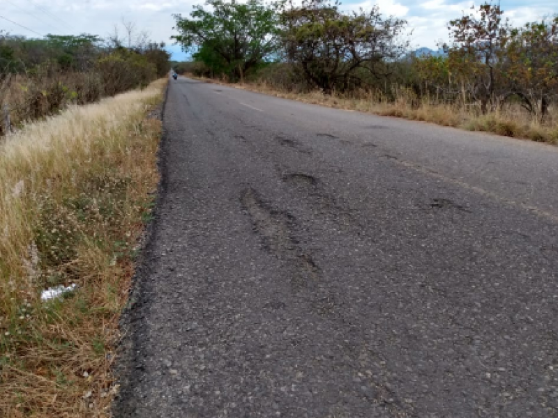 Piden mejorar carretera a La Concordia, está llena de baches