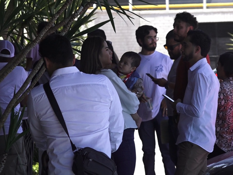 Piden ordenar filas en oficina de la SRE en Torreón