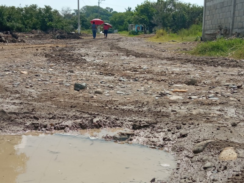 Piden pavimentación de calles en Villa Rosita II