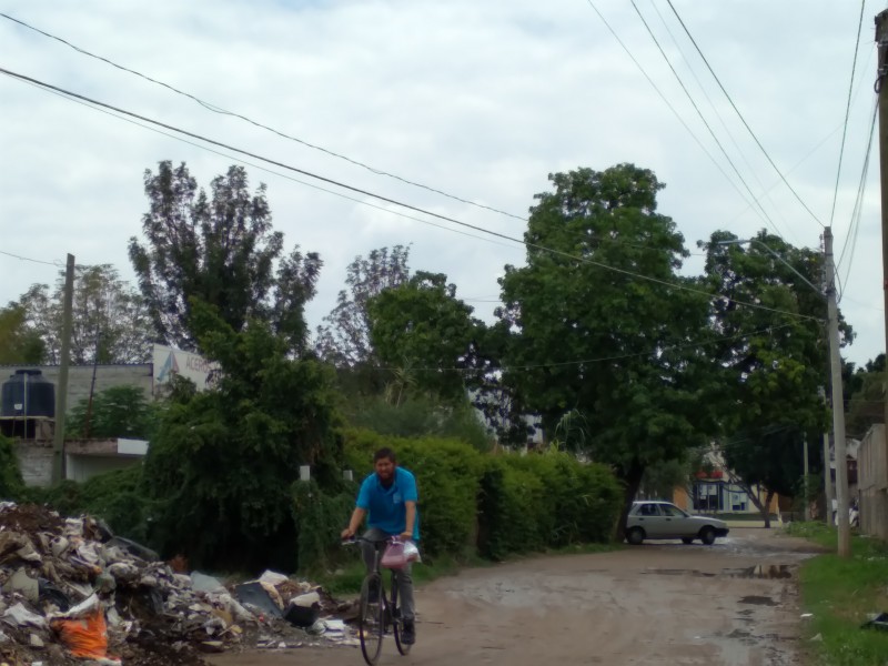 Piden pavimentación en calle Alfalfa