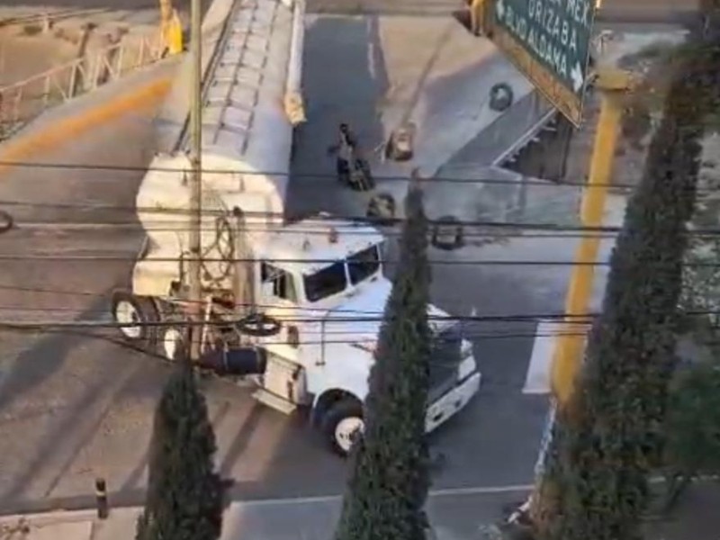 Piden prohibición de unidades pesadas en puente de Ascote