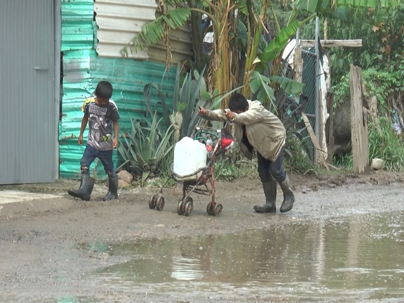 Piden que se pavimenten calles de colonia San Juan de Abajo