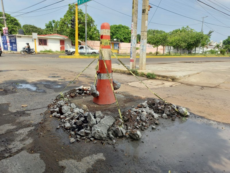 Piden recoger escombro tras reparación de registro