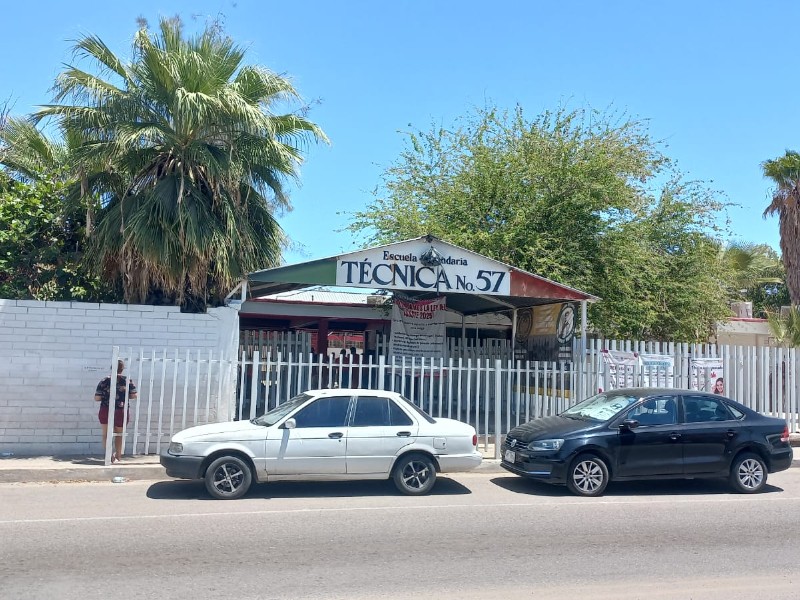 Piden regreso a clases en secundaria técnica 57 en Hermosillo